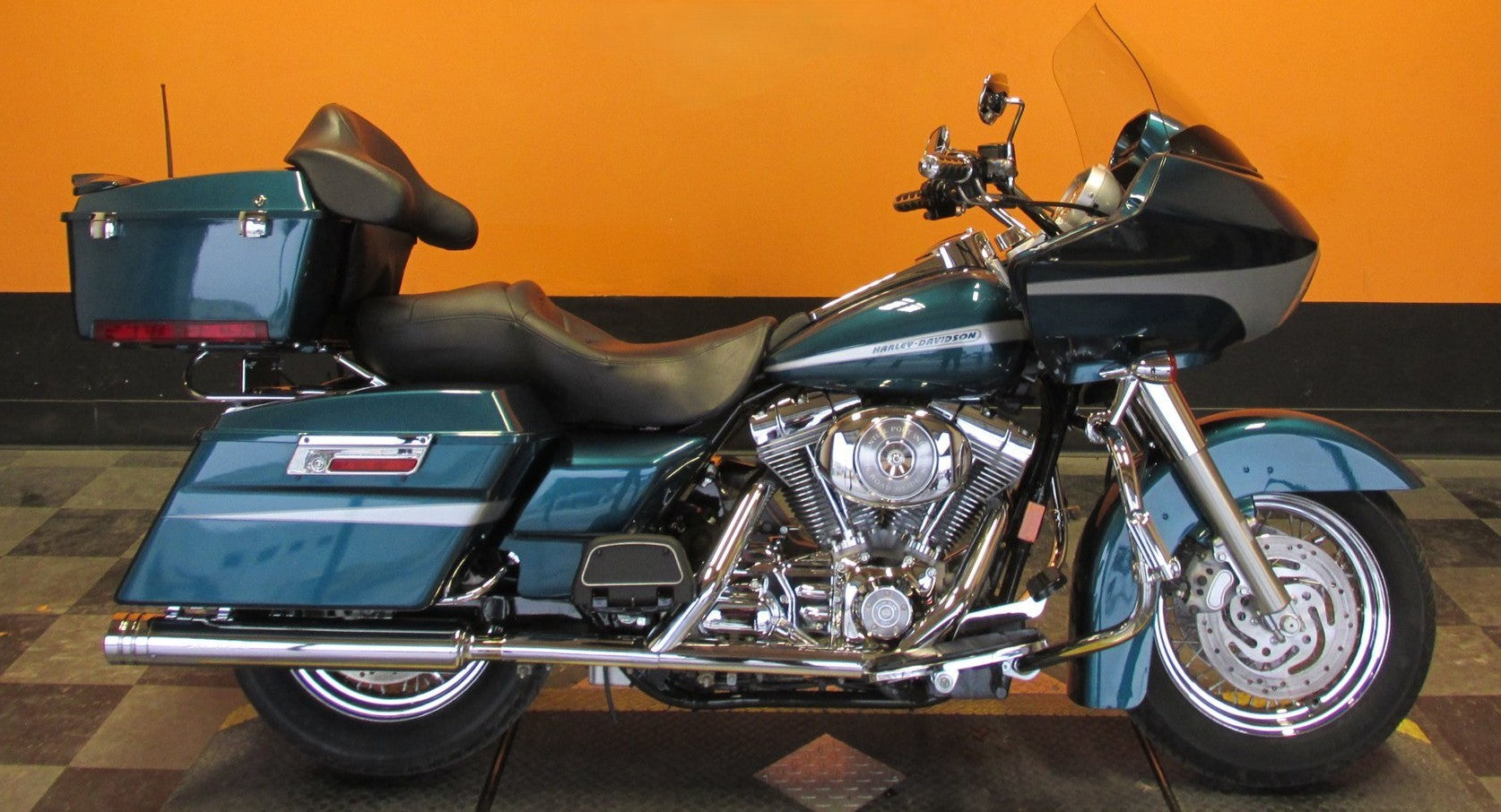 Harley Davidson Luxury Teal Basecoat With Reducer Gallon (Basecoat