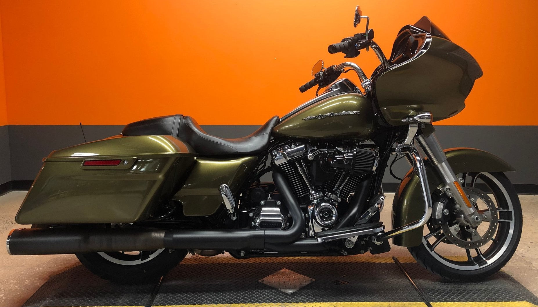 Harley Davidson Olive Gold Green Basecoat With Reducer Quart