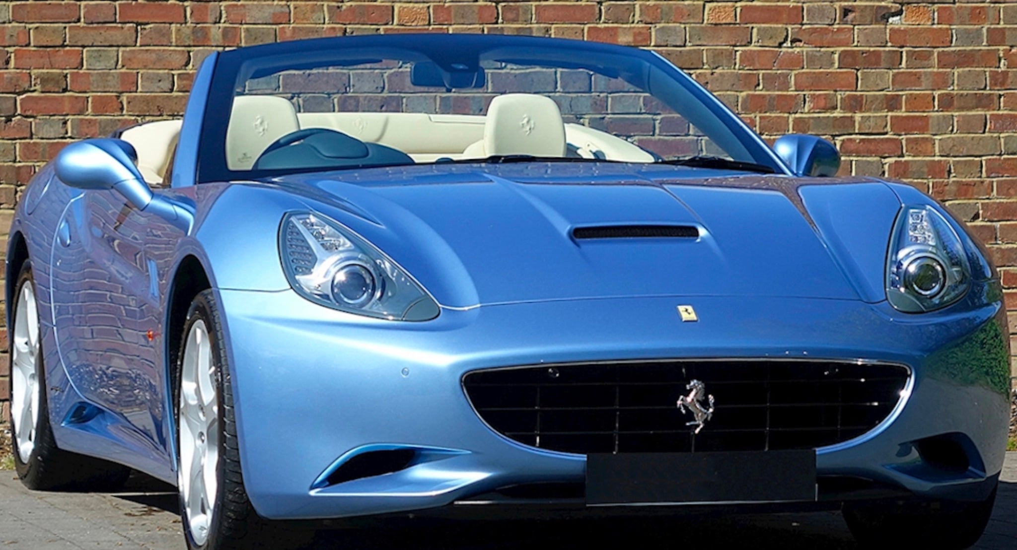 Ferrari 524 Azzurro California Basecoat With Reducer Quart