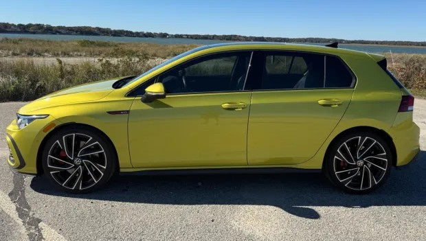 Audi/VW LL1W Pomelo Yellow Metallic Basecoat Clearcoat Complete Gallon Kit