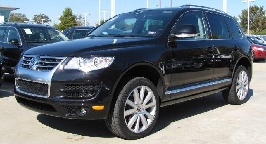 Audi/VW LC9Z Black Magic Metallic Basecoat With Reducer Quart (Basecoat Only)