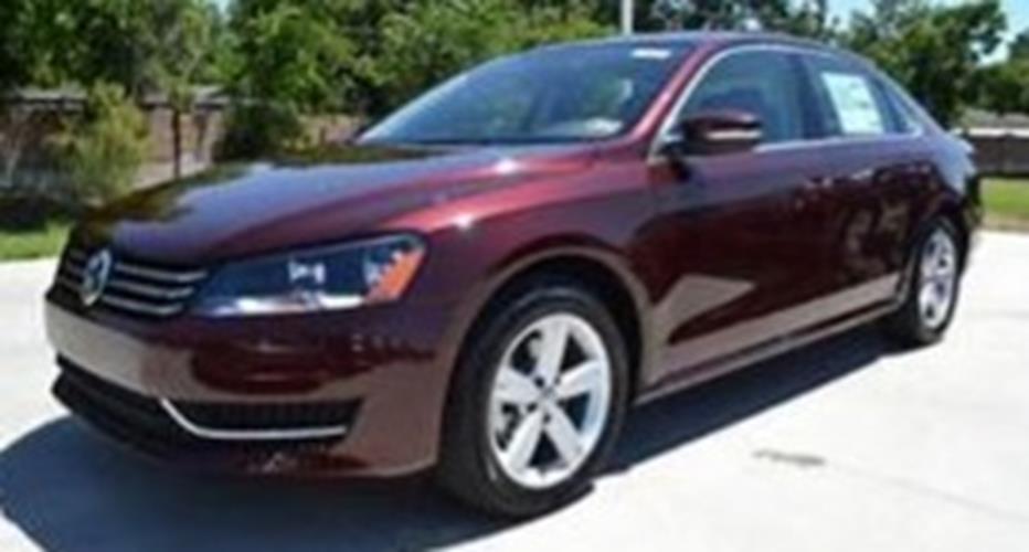 Audi/VW LQ3Z Opera Red Basecoat Clearcoat Quart Complete Paint Kit