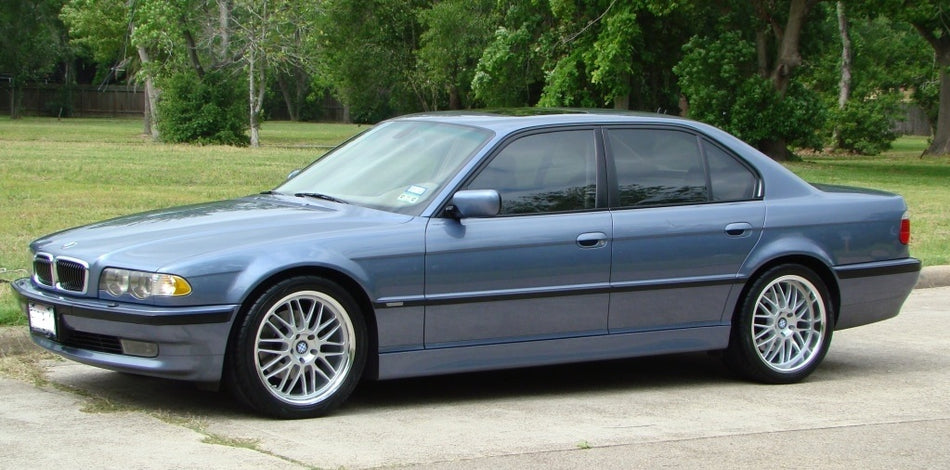 BMW 372 Steel Blue Basecoat With Reducer Gallon (Basecoat Only) Kit
