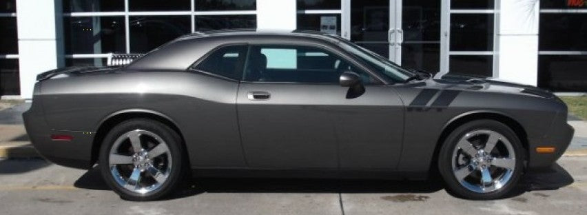 Dodge PDT Dark Titanium Basecoat With Reducer Gallon (Basecoat Only)  Kit