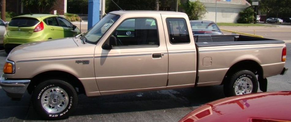 Ford DD Mocha Frost Metallic Basecoat With Reducer Quart (Basecoat Only) Kit