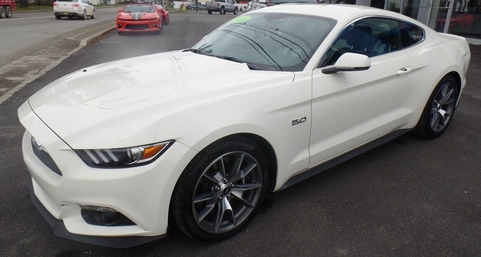 Ford N4 Wimbledon White Basecoat + Reducer Quart (Basecoat Only) Paint Kit