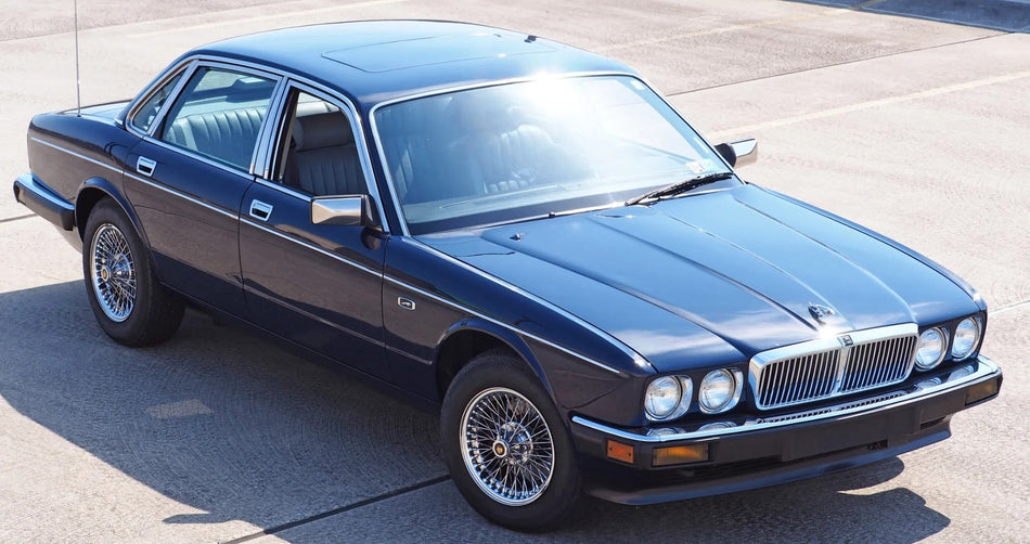 Jaguar 712 Westminster Blue Basecoat With Reducer Quart (Basecoat Only)