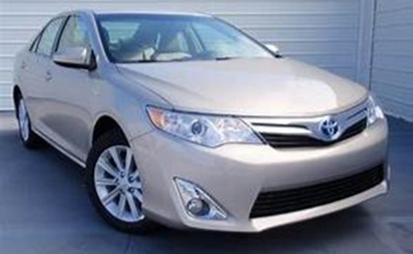 Toyota 3M5 Champagne Basecoat With Reducer Gallon (Basecoat Only)