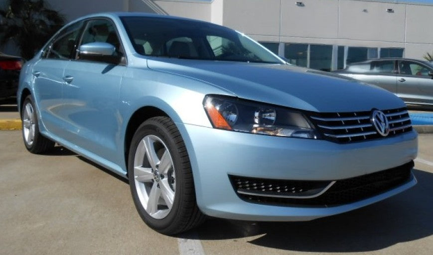 Audi/VW LD5M Glacier Blue Basecoat Clearcoat Quart Complete Paint Kit