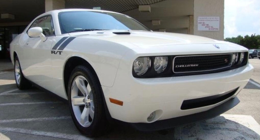 Dodge PW1 Stone White Basecoat With Reducer Gallon (Basecoat Only) Paint Kit