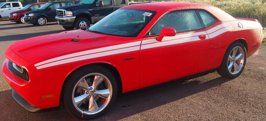 Torred Red Color Sample Dodge PR3 Torred Red Basecoat With Reducer Gallon (Basecoat Only ...