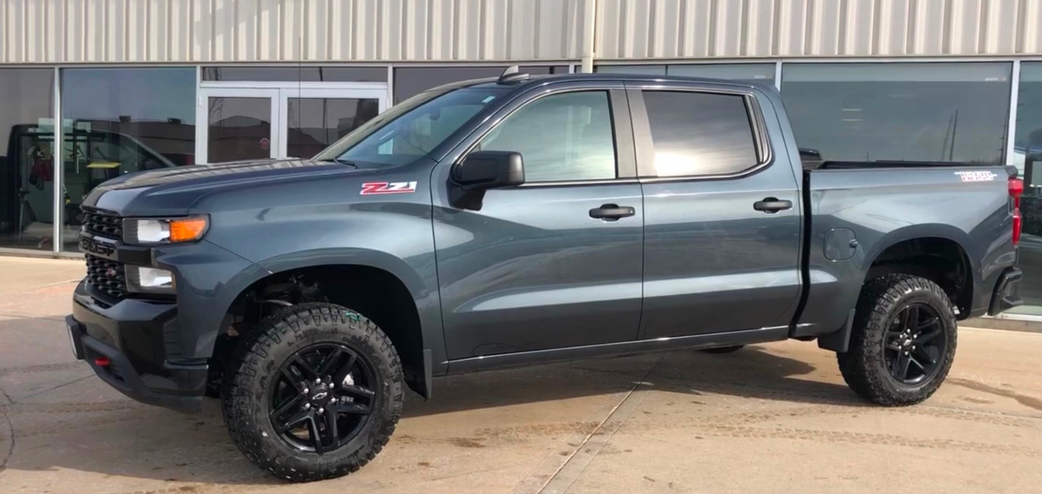 GM WA626D Dark Shadow Basecoat With Reducer Gallon (Basecoat Only