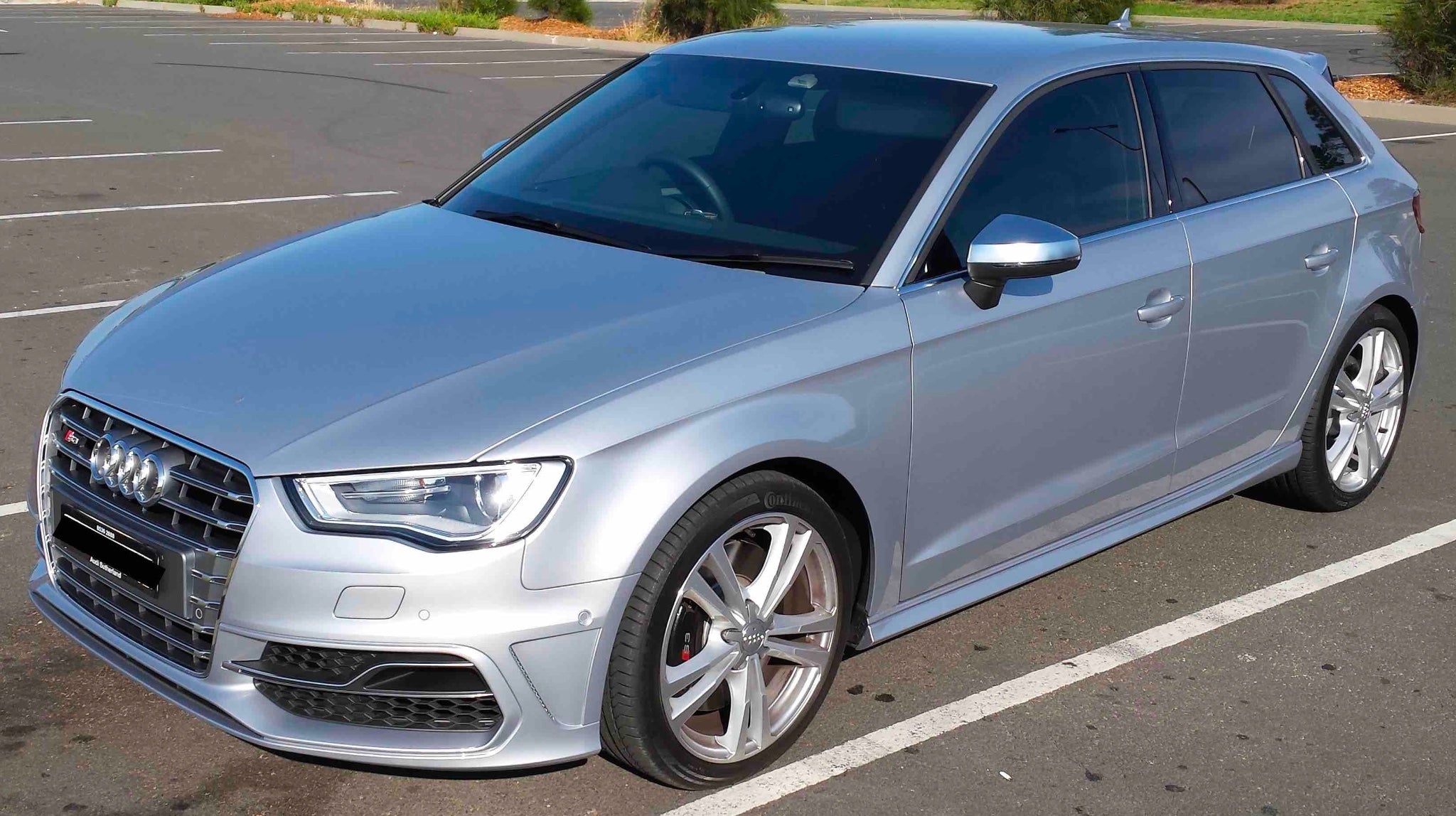 Florett Silver Audi LZ7G Basecoat Clearcoat Quart Complete Paint